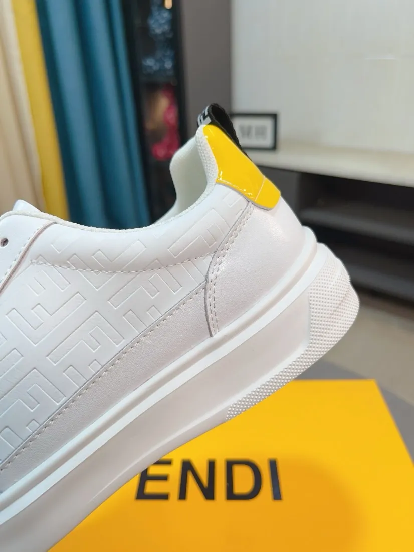 Men's Men's Shoes💰420🌹🌹[FENDI] Fendi's classic and comfortable men's, this complex sneaker is made of soft calfskin➕genuine leather lining➕original ultra-light rubber material with rough outsole. This unique and light style is suitable for the casual and refined sensibility of this season. It is comfortable and natural on the feet. It is an everyday style for casual travel in autumn and winter! 38/44